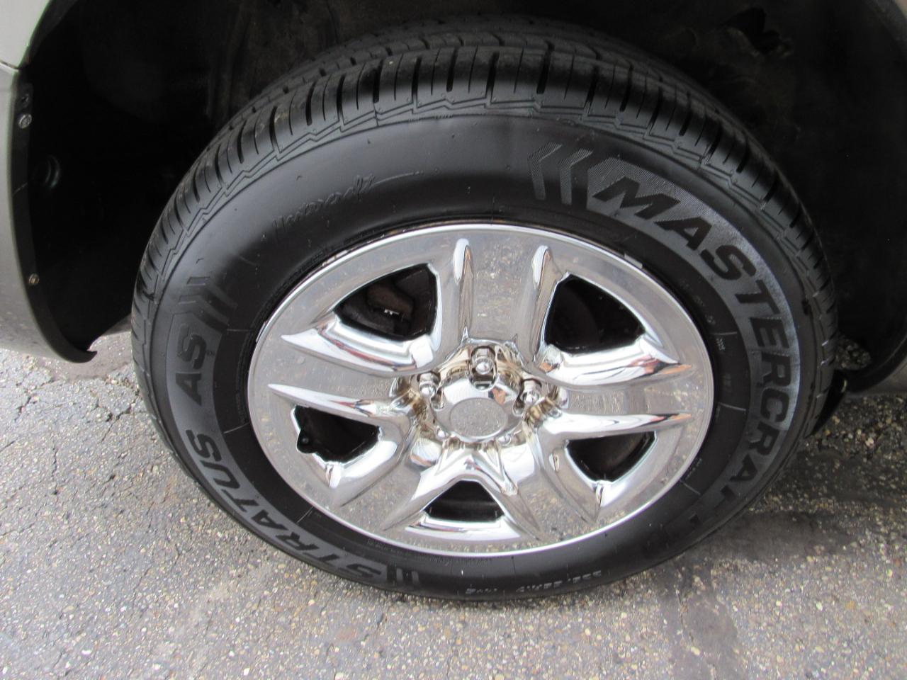 Toyota RAV4 4WD 4dr I4 (Natl) 2012