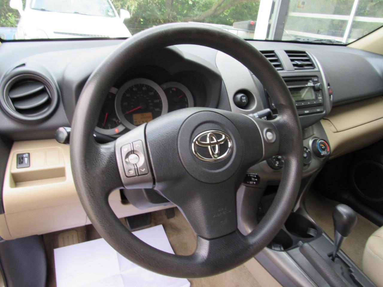 Toyota RAV4 4WD 4dr I4 (Natl) 2012