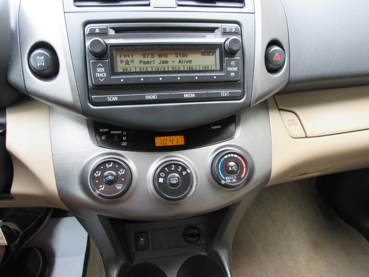 Toyota RAV4 4WD 4dr I4 (Natl) 2012