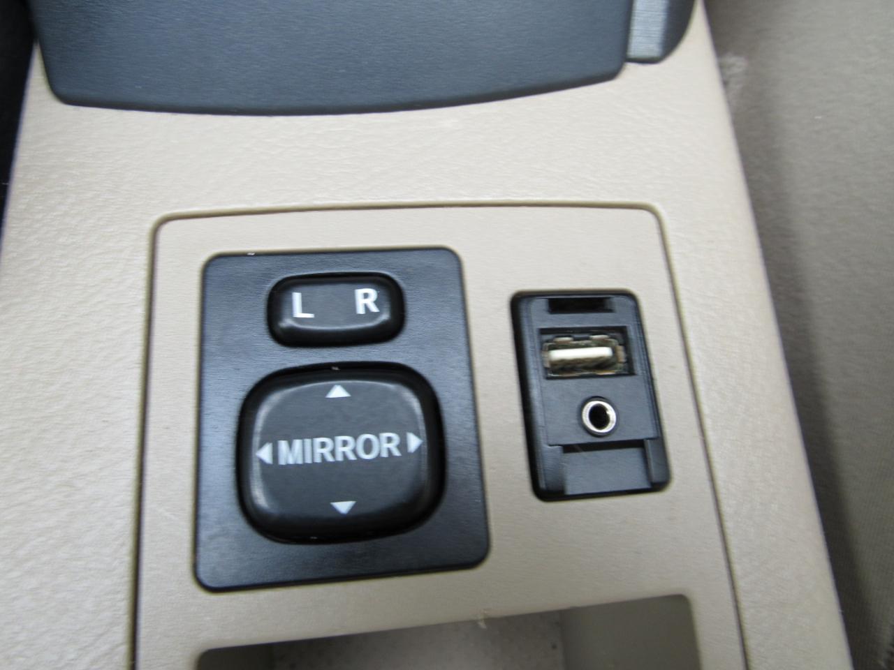 Toyota RAV4 4WD 4dr I4 (Natl) 2012