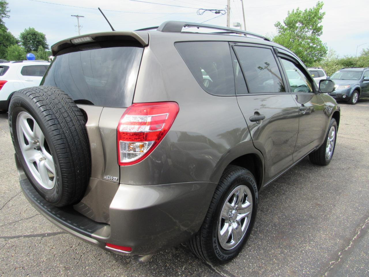 Toyota RAV4 4WD 4dr I4 (Natl) 2012