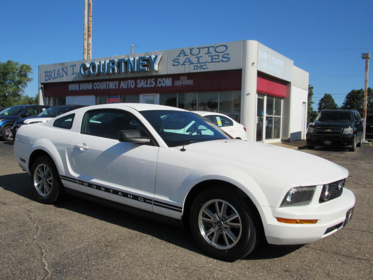 Ford Mustang 2dr Cpe Deluxe 2005