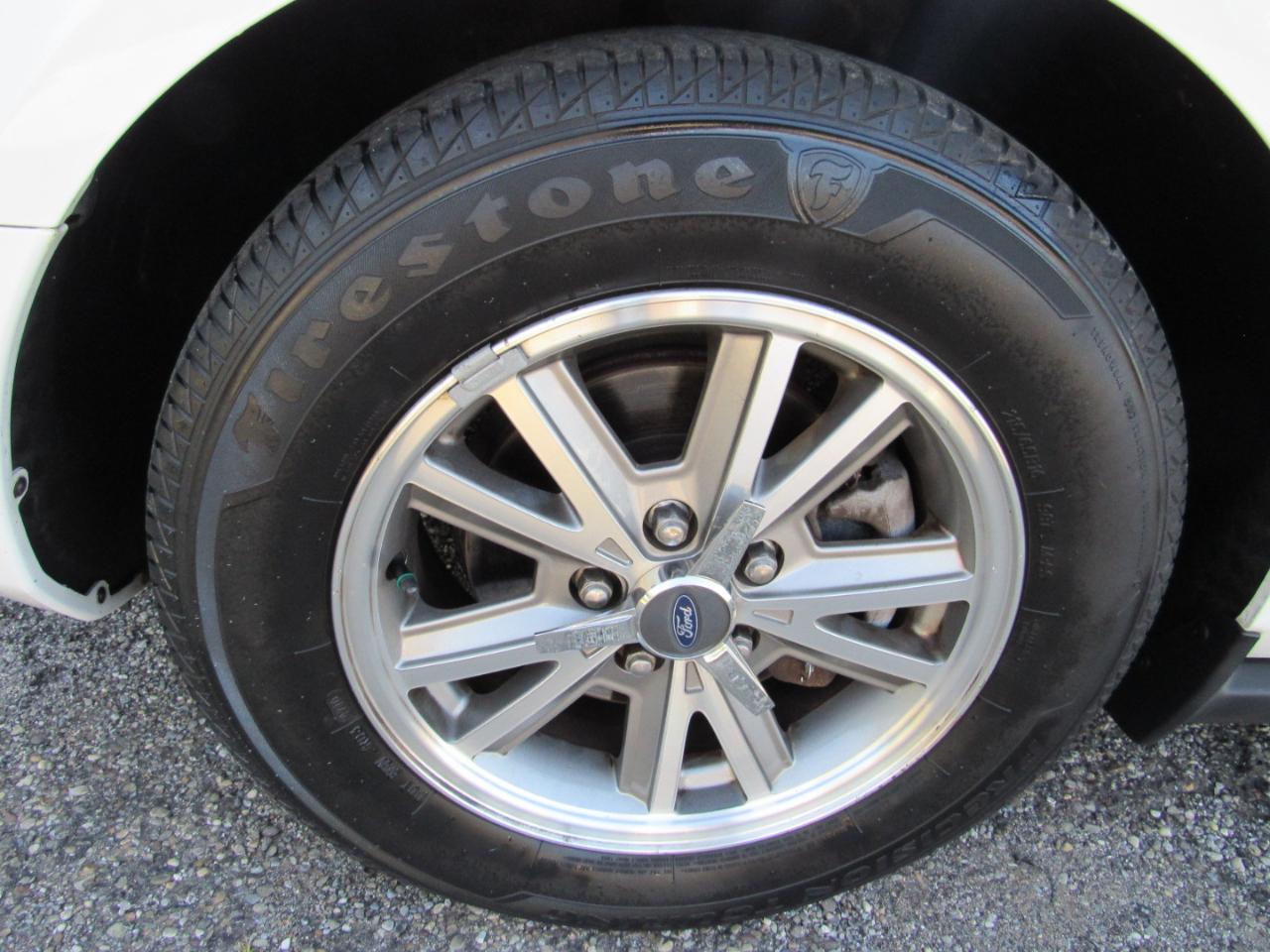 Ford Mustang 2dr Cpe Deluxe 2005