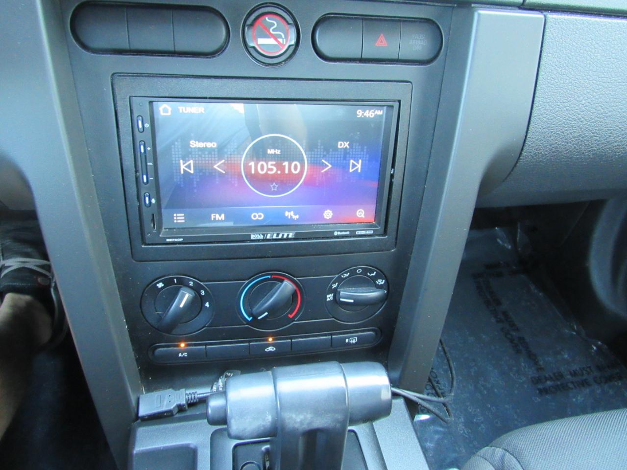 Ford Mustang 2dr Cpe Deluxe 2005