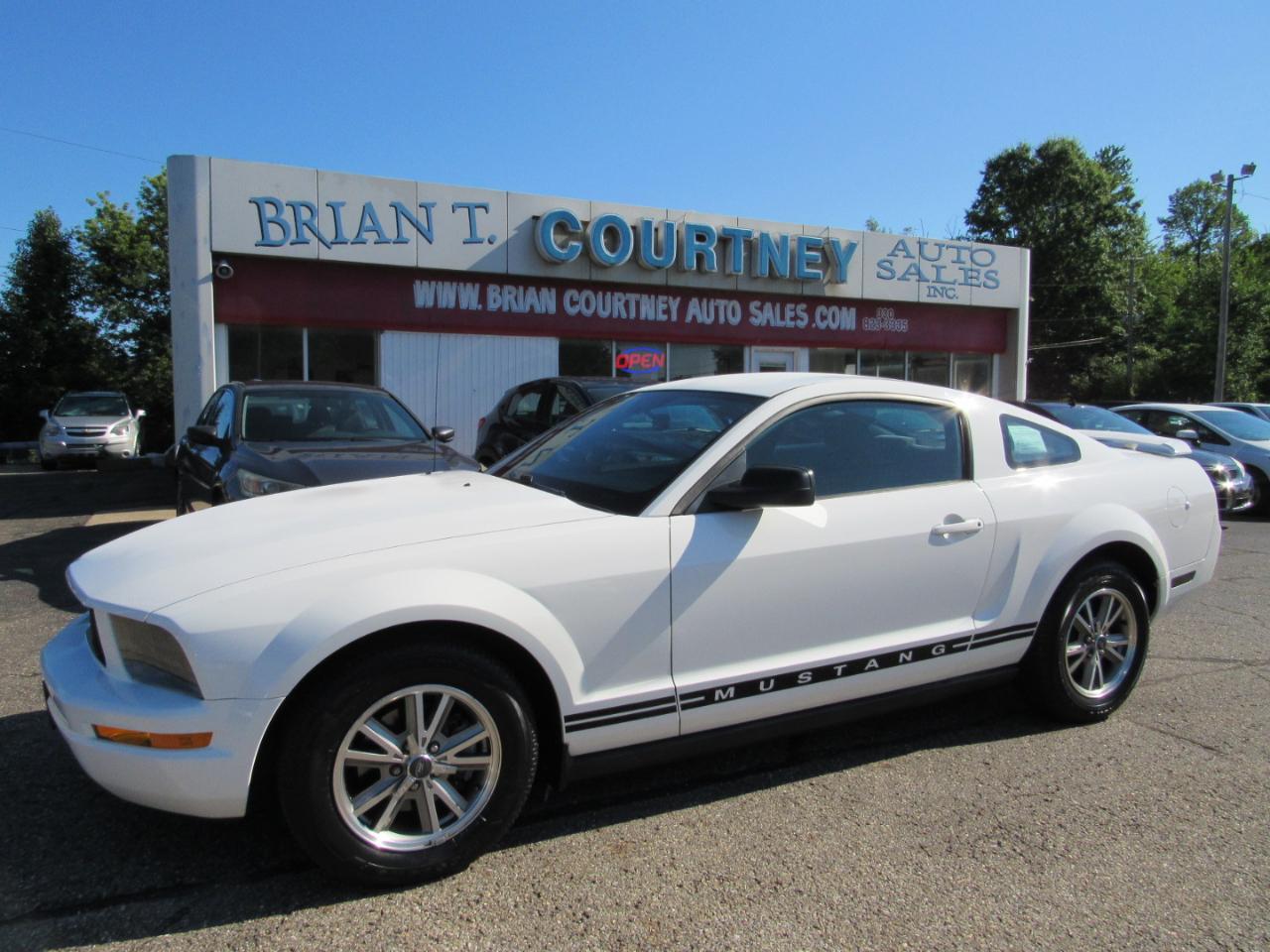 Ford Mustang 2dr Cpe Deluxe 2005
