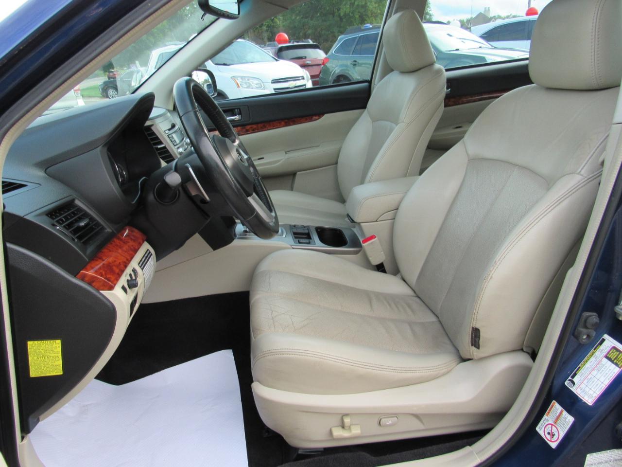 Subaru Legacy 4dr Sdn H4 Auto 2.5i Limited Moon 2010