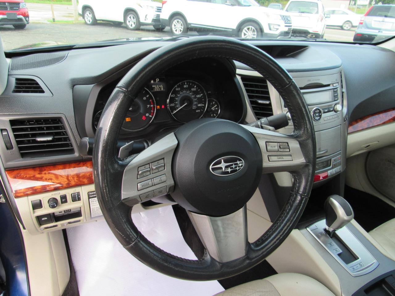 Subaru Legacy 4dr Sdn H4 Auto 2.5i Limited Moon 2010