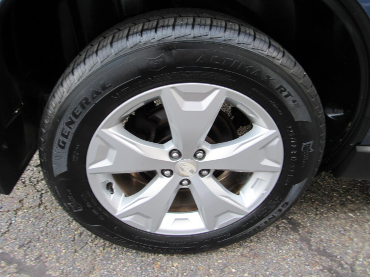 Subaru Forester 4dr Auto 2.5i Touring PZEV 2014