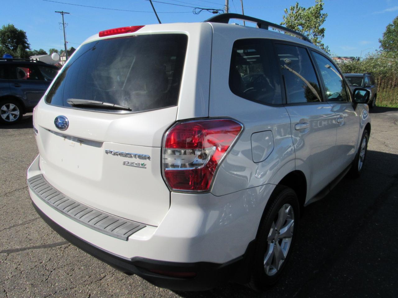 Subaru Forester 4dr CVT 2.5i Premium PZEV 2015