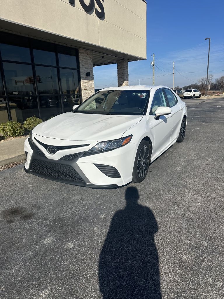 2020 Toyota Camry SE