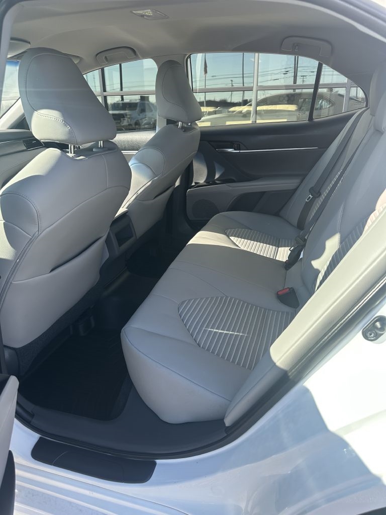 Toyota Camry SE 2020