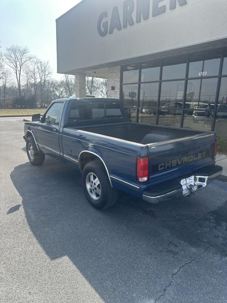 Chevrolet S10 Pickup Reg. Cab Short Bed 4WD 1993