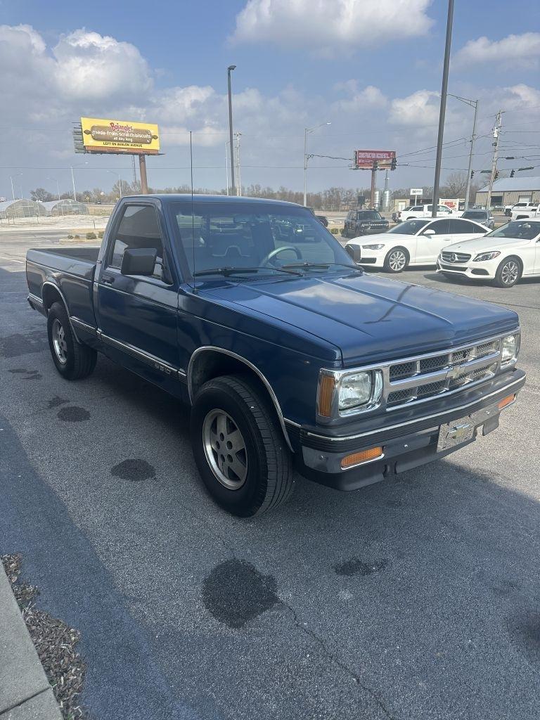 Chevrolet S10 Pickup Reg. Cab Short Bed 4WD 1993