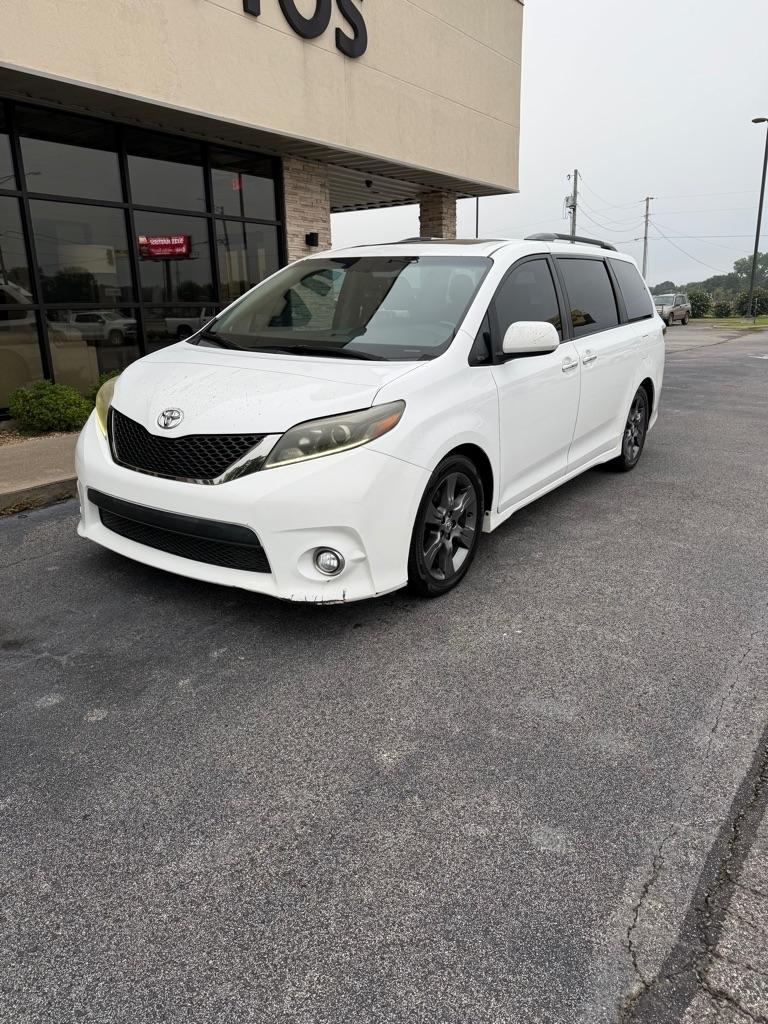 2015 Toyota Sienna SE FWD 8-Passenger V6