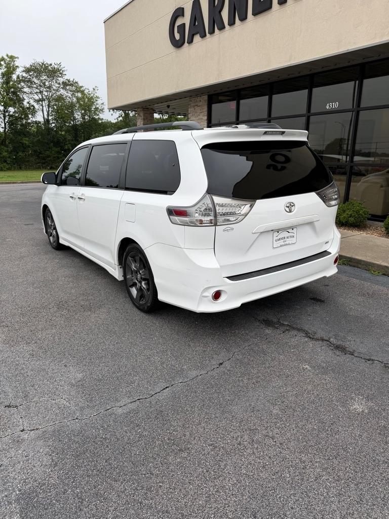 Toyota Sienna SE FWD 8-Passenger V6 2015