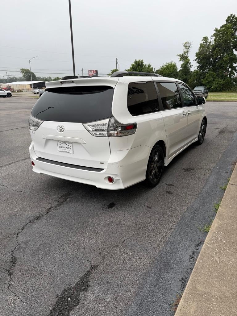 Toyota Sienna SE FWD 8-Passenger V6 2015