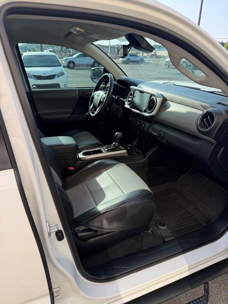 Toyota Tacoma SR5 Double Cab Long Bed V6 6AT 4WD 2022