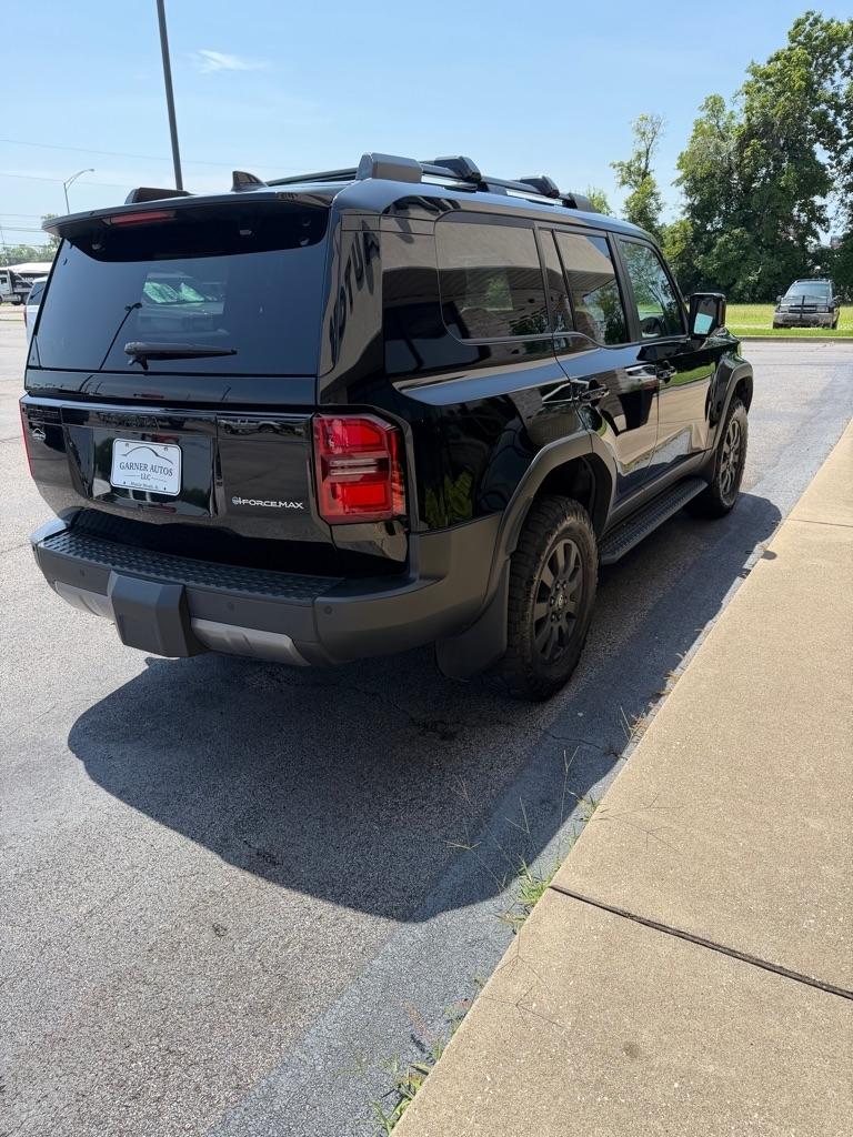 Toyota Land Cruiser Base 2024