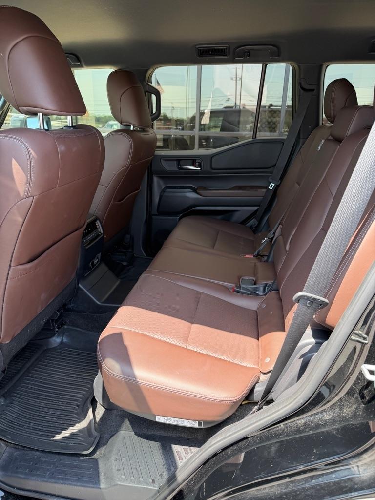 Toyota Land Cruiser Base 2024