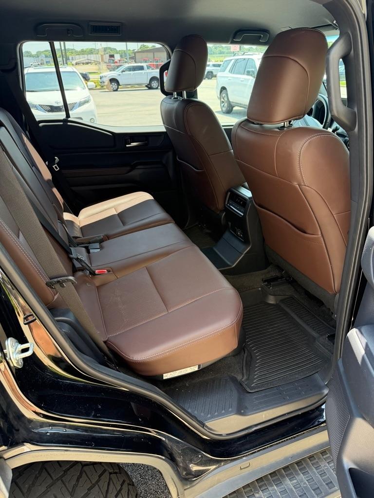 Toyota Land Cruiser Base 2024