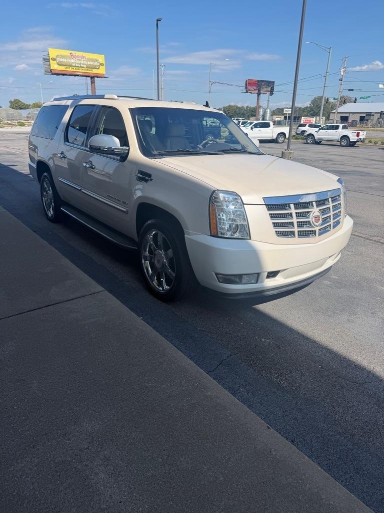 Cadillac Escalade ESV 2WD Luxury 2013