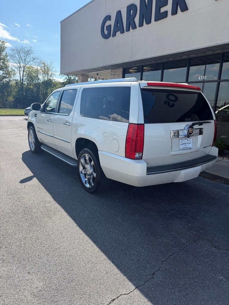 Cadillac Escalade ESV 2WD Luxury 2013