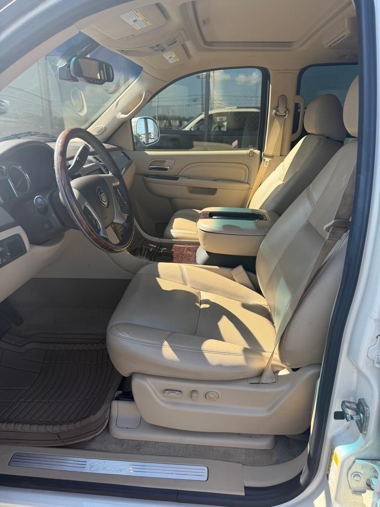 Cadillac Escalade ESV 2WD Luxury 2013