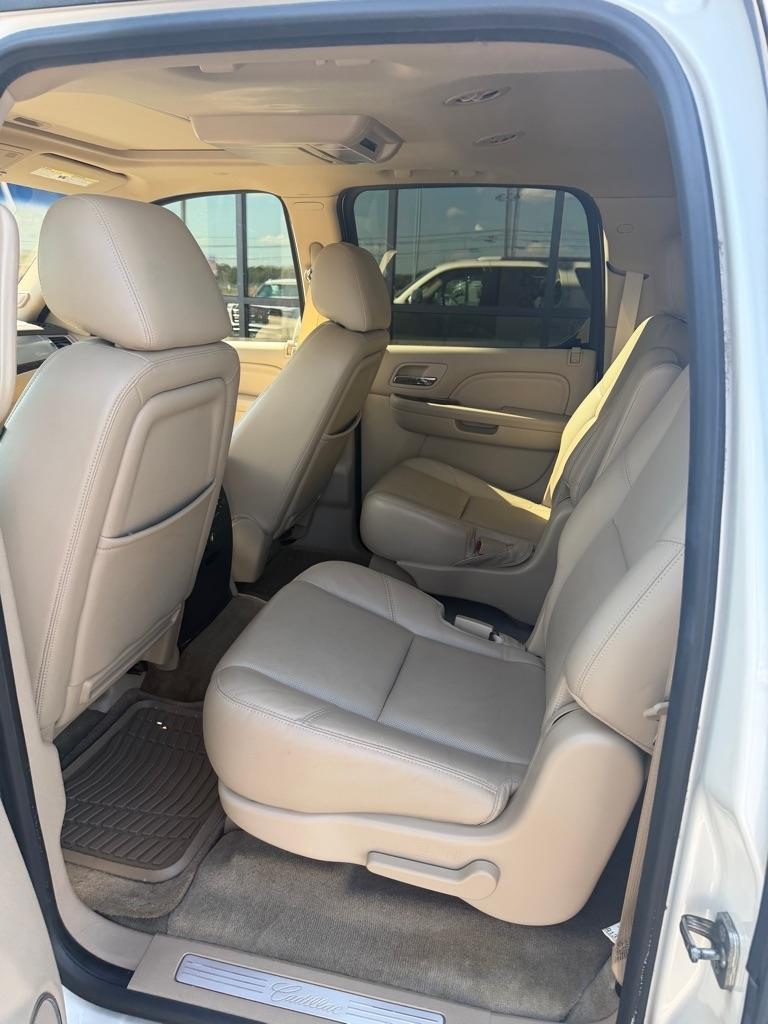 Cadillac Escalade ESV 2WD Luxury 2013