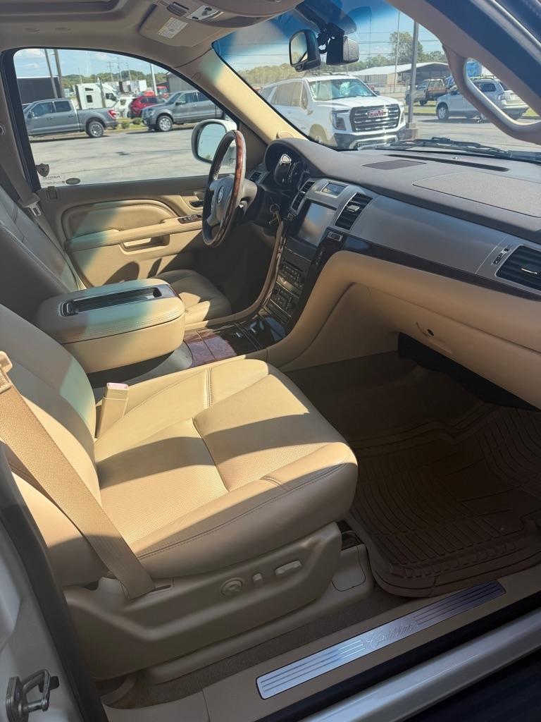 Cadillac Escalade ESV 2WD Luxury 2013