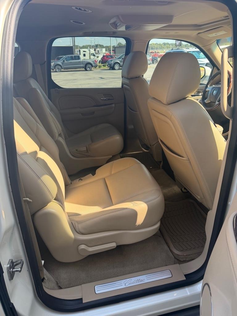 Cadillac Escalade ESV 2WD Luxury 2013