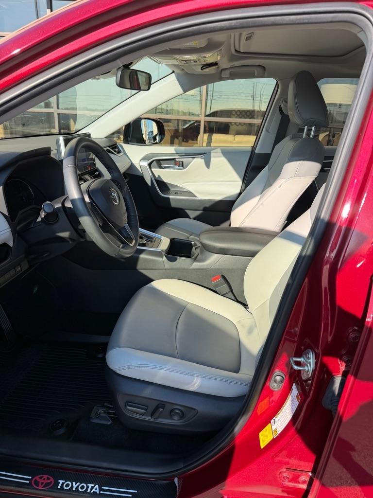 Toyota RAV4 Hybrid XLE Premium 2023