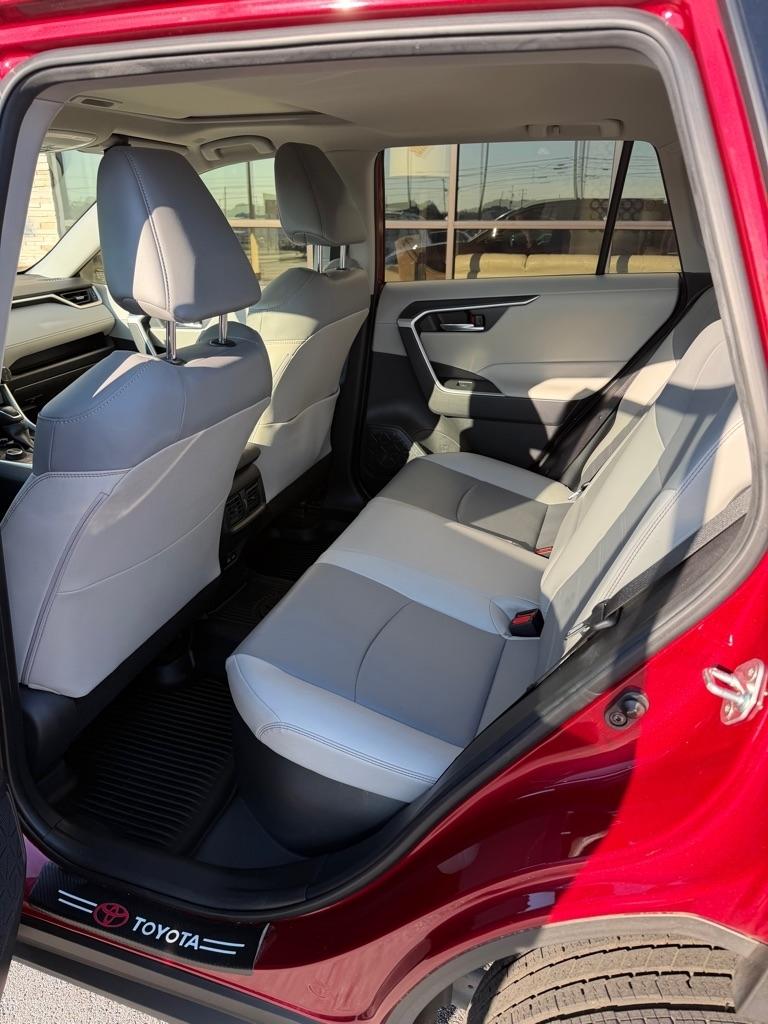 Toyota RAV4 Hybrid XLE Premium 2023