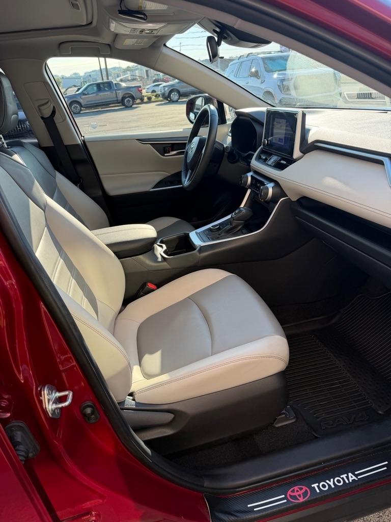 Toyota RAV4 Hybrid XLE Premium 2023