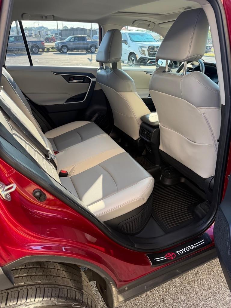 Toyota RAV4 Hybrid XLE Premium 2023