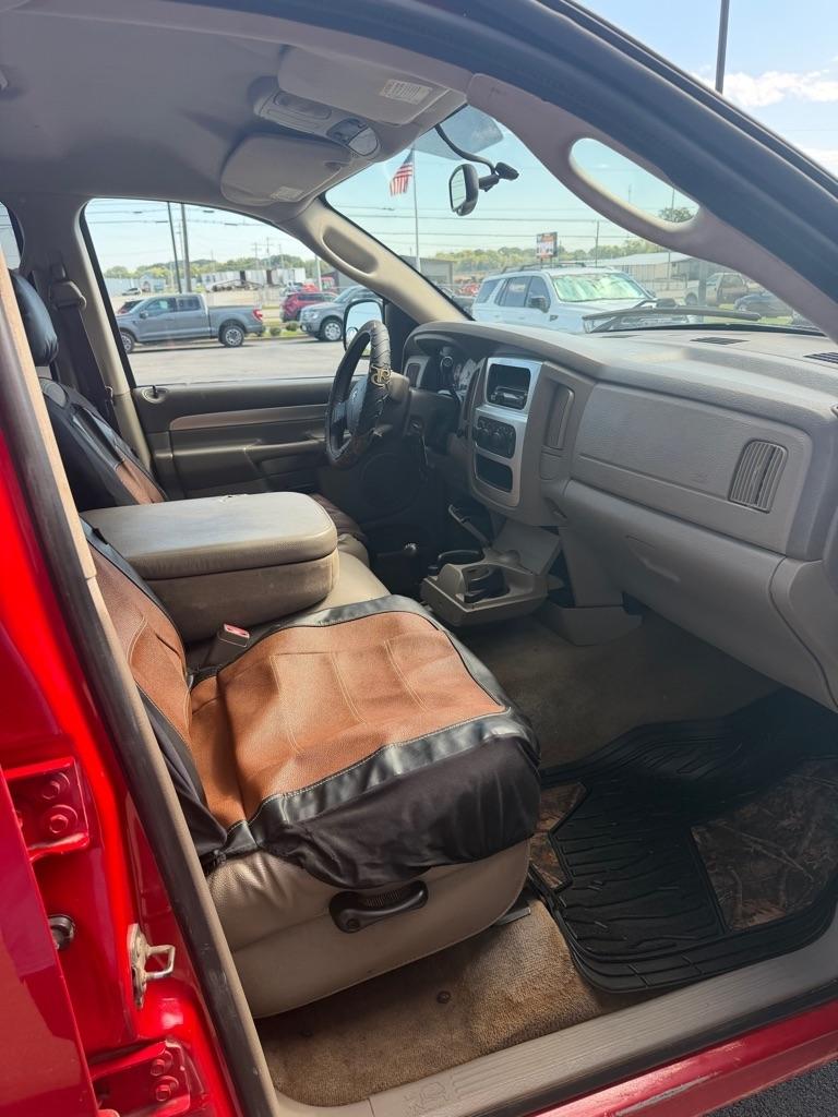 Dodge Ram 1500 ST Quad Cab 4WD 2004