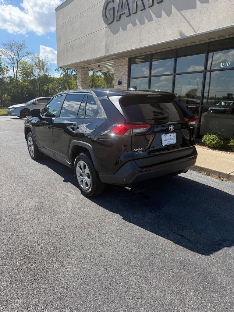 Toyota RAV4 LE 2022