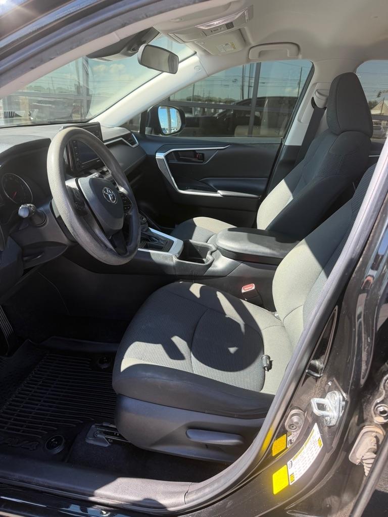 Toyota RAV4 LE 2022