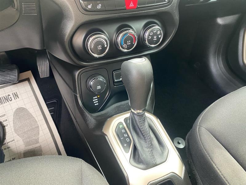 Jeep Renegade Latitude 4WD 2017 Jeep Renegade Latitude 4WD 2017