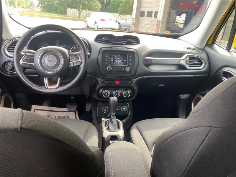 Jeep Renegade Latitude 4WD 2017 Jeep Renegade Latitude 4WD 2017