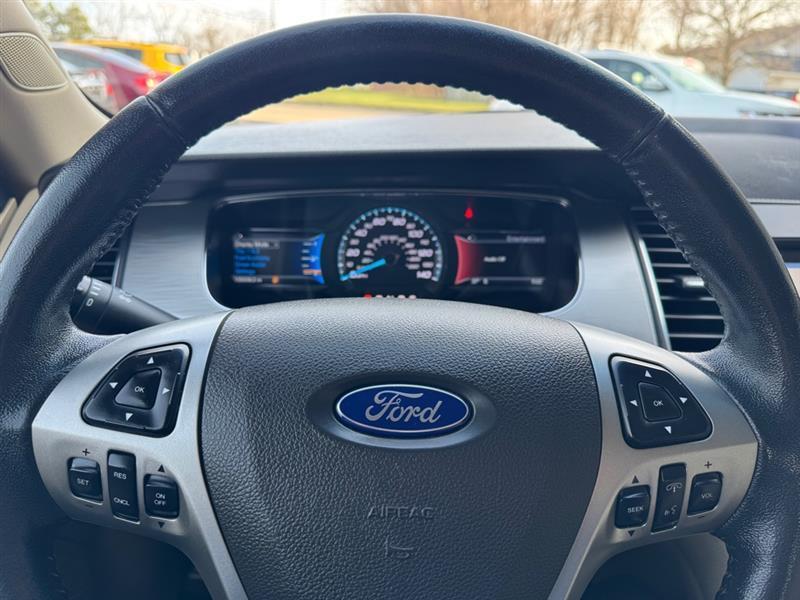 Ford Taurus SEL FWD 2016