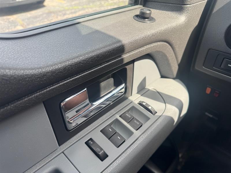 Ford F-150 XL SuperCab 8-ft. Bed 4WD 2014