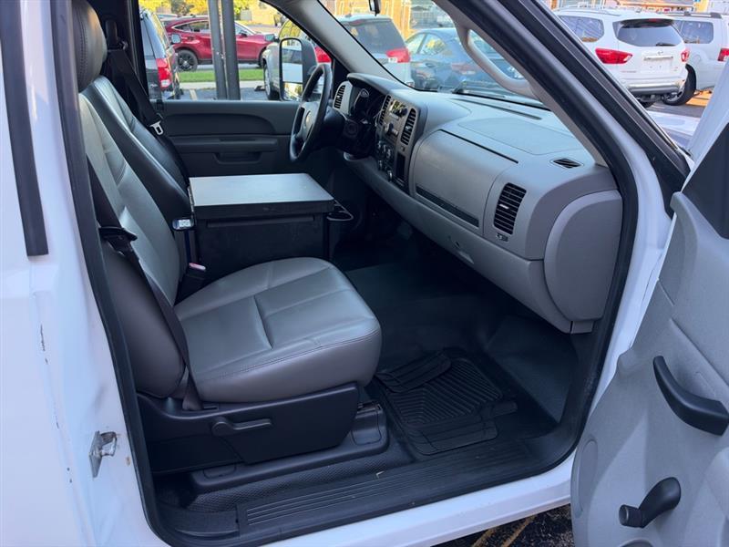 Chevrolet Silverado photo 12