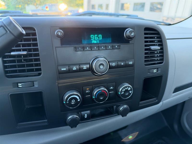 Chevrolet Silverado photo 15