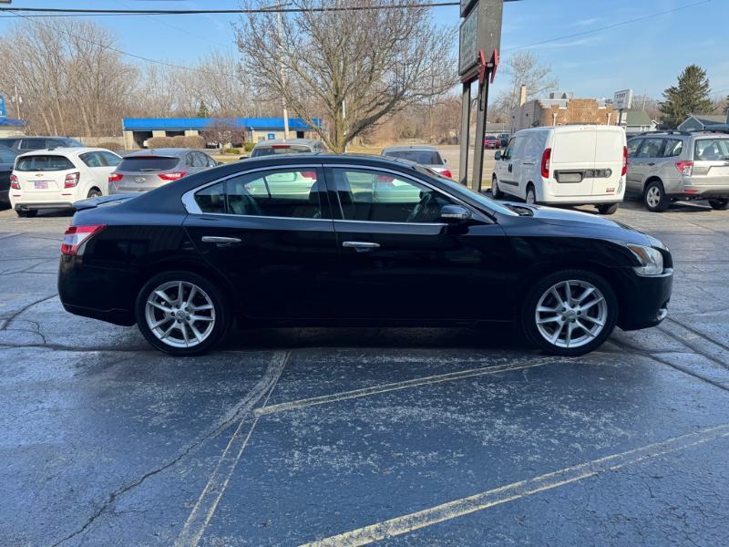 Nissan Maxima SV 2011