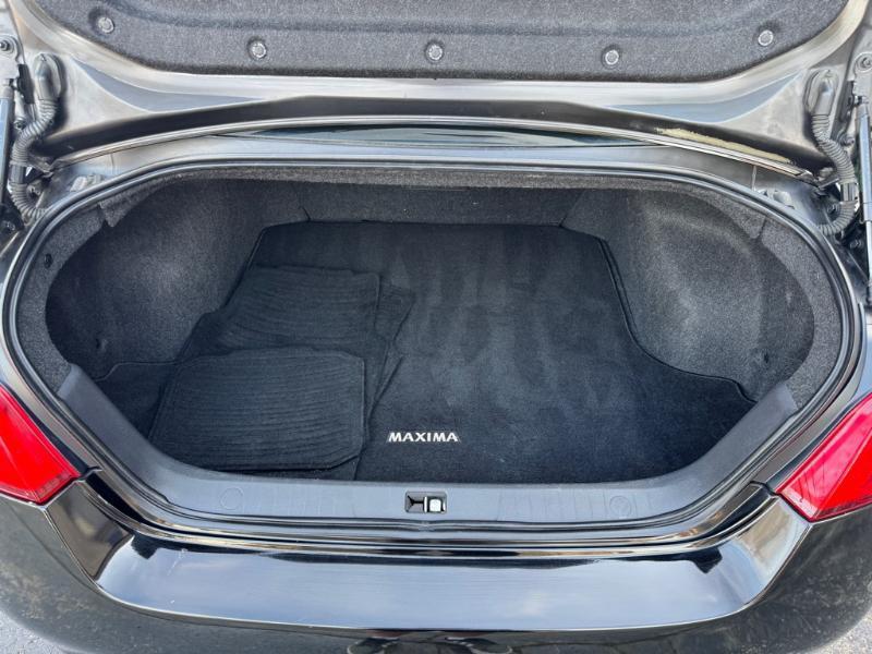 Nissan Maxima SV 2011