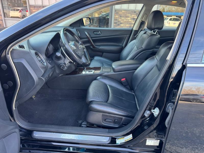 Nissan Maxima SV 2011