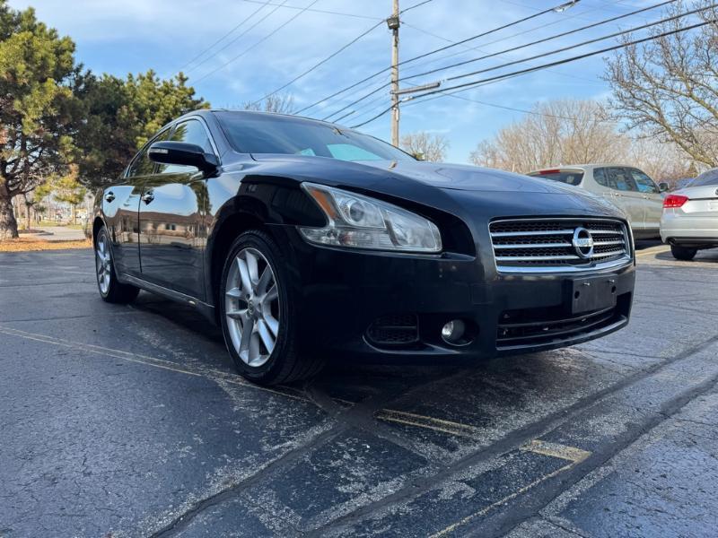 Nissan Maxima SV 2011