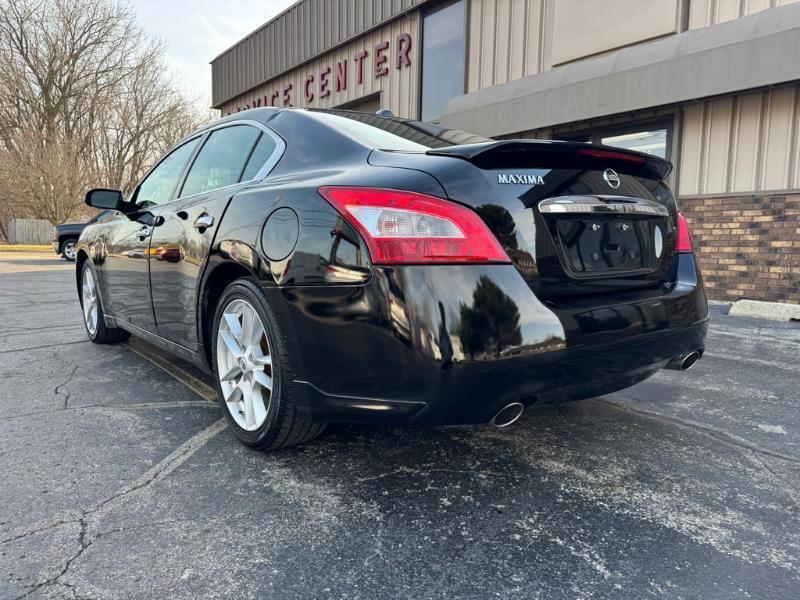 Nissan Maxima SV 2011
