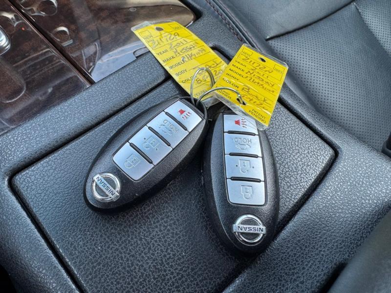 Nissan Maxima SV 2011