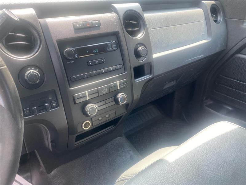 Ford F-150 XL 8-ft. Bed 4WD 2011